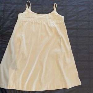 Linen “strapped” dress with pockets